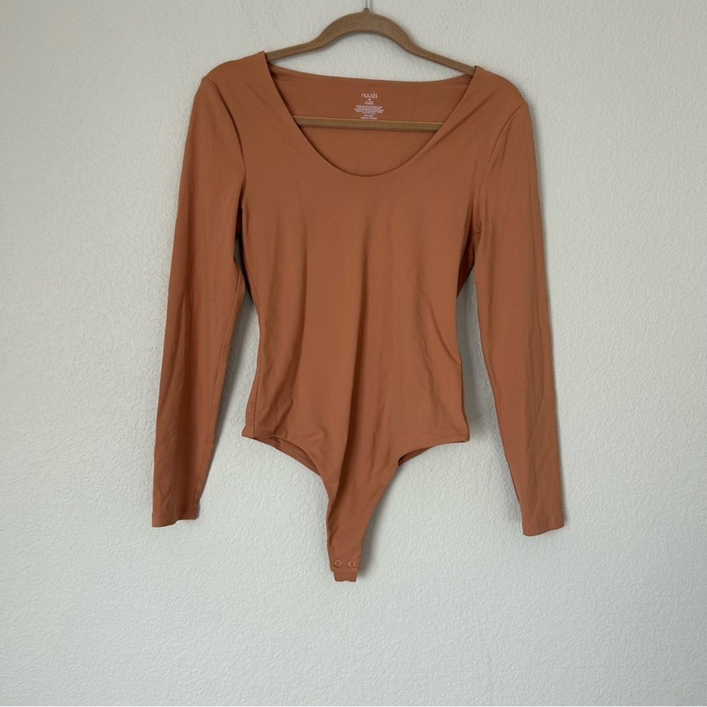 nuuds Long Sleeve Scoop Neck Bodysuit in Clay - Picture 3 of 6